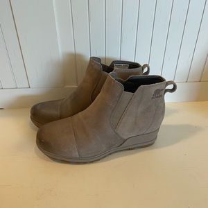 Sorel evie leather suede pull on boots size 8